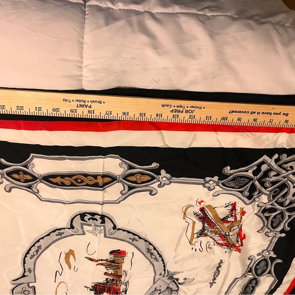 DKNY Graphic Print Vintage  Silk Scarf -  NWT - Picture 5 of 15